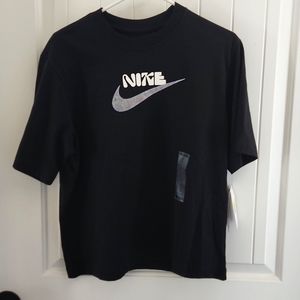 Women Nike Short Sleeve Shirt Size Small NWT